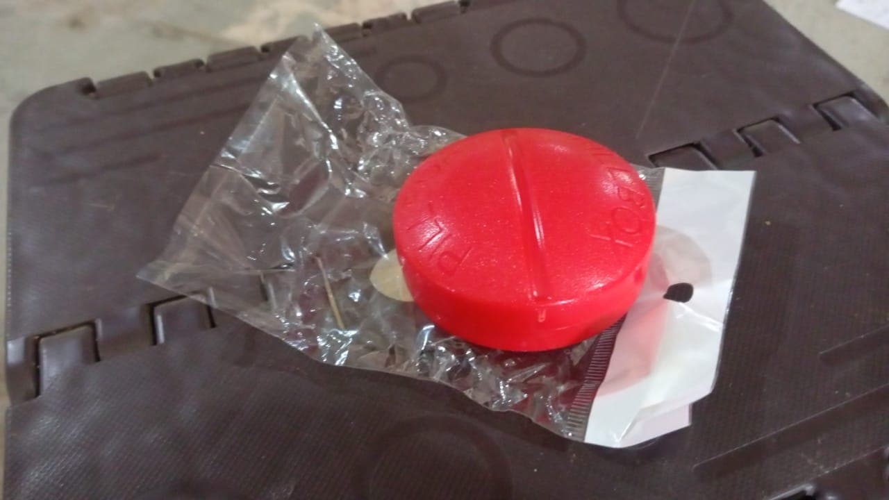 Portable Round Shape 4 Compartments Pill Box (1 Pc) thumbnail 8