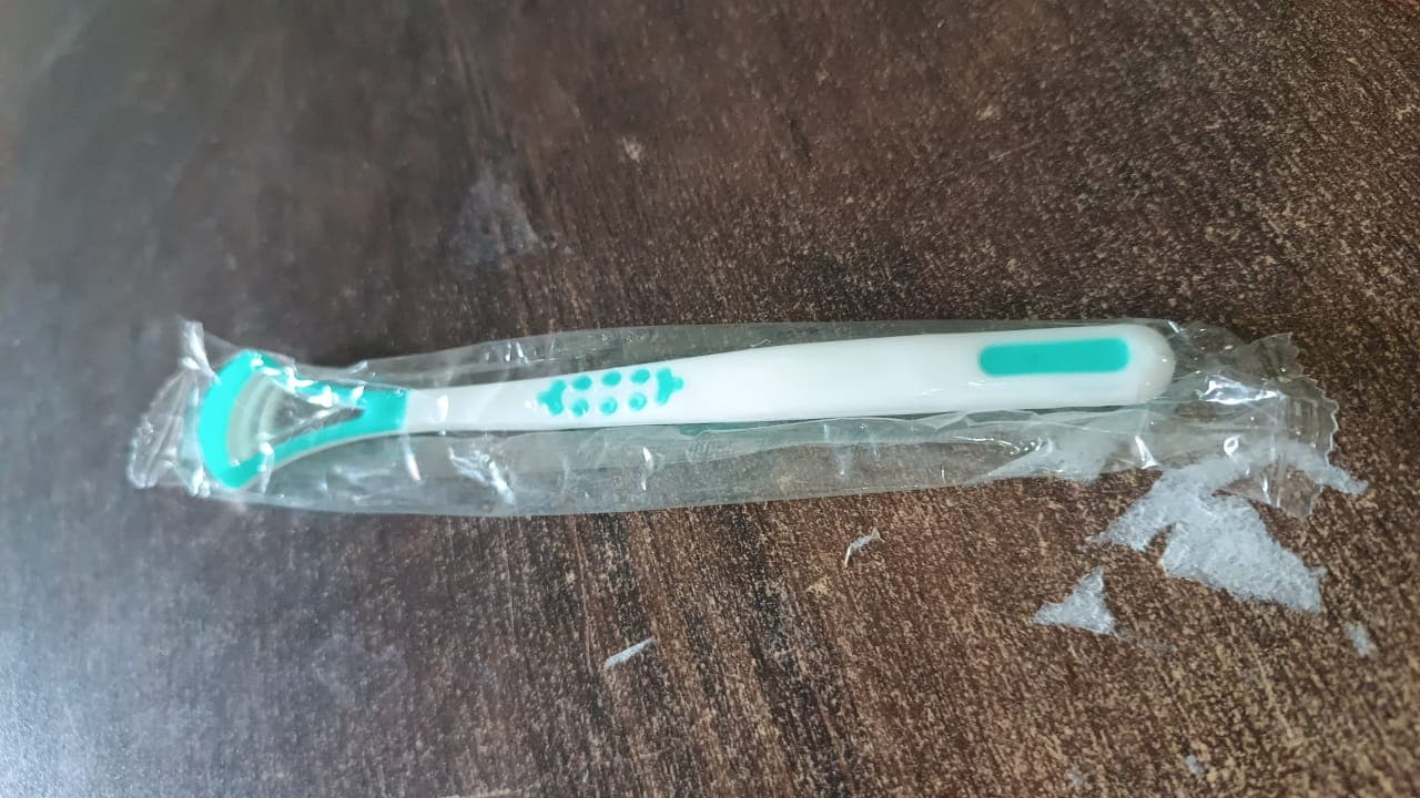 Tongue Cleaner and Scraper (1 Pc / Mix Color) thumbnail 7