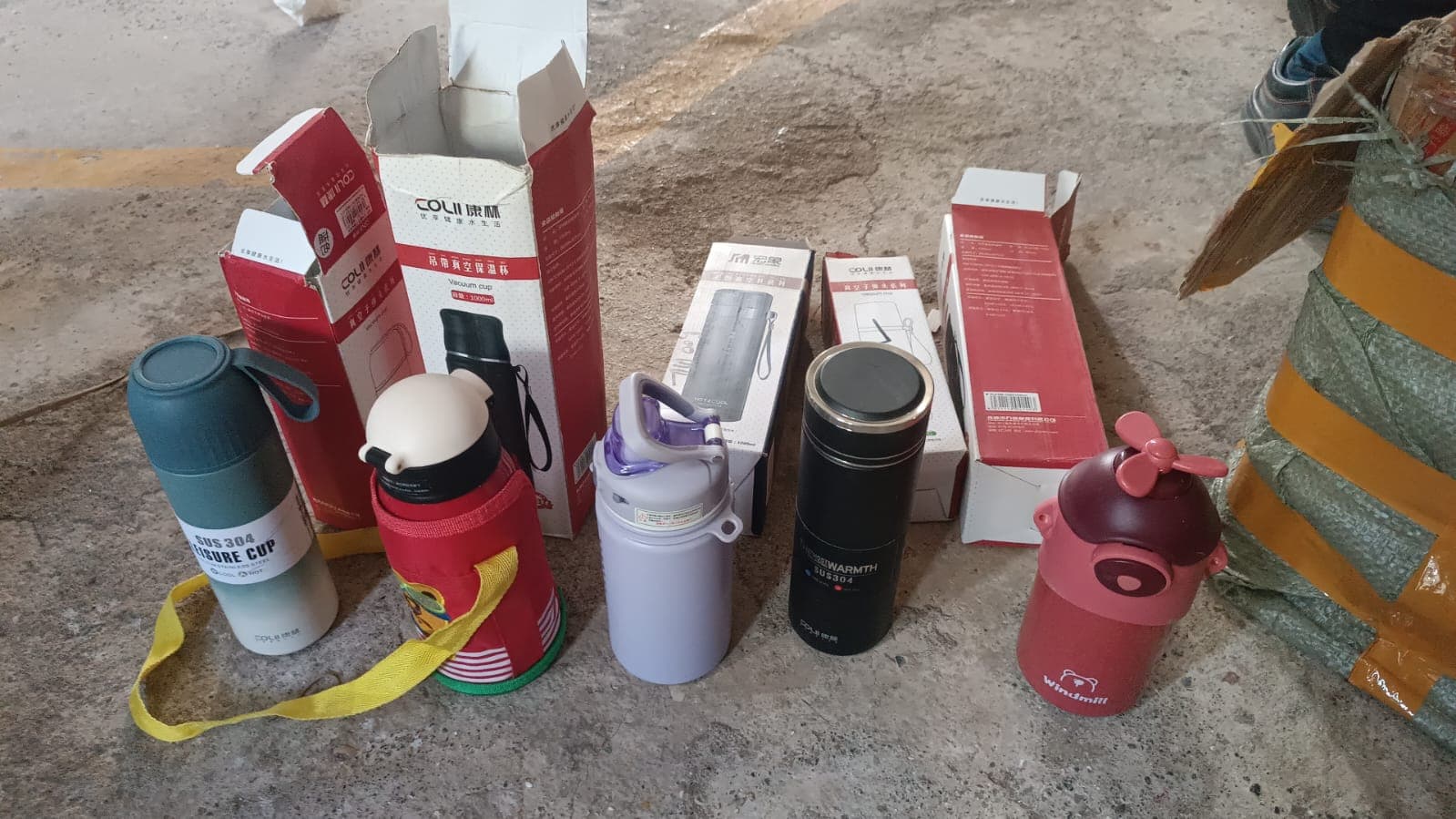 Stainless Steel Water Bottles Mix Design Color thumbnail 9