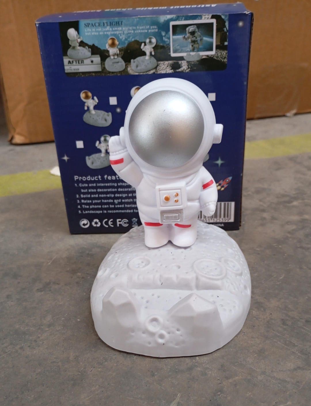 Mobile Holder Astronaut Phone Stand Planet Creative Fun 3D Design (1 Pc / Mix Design) thumbnail 11