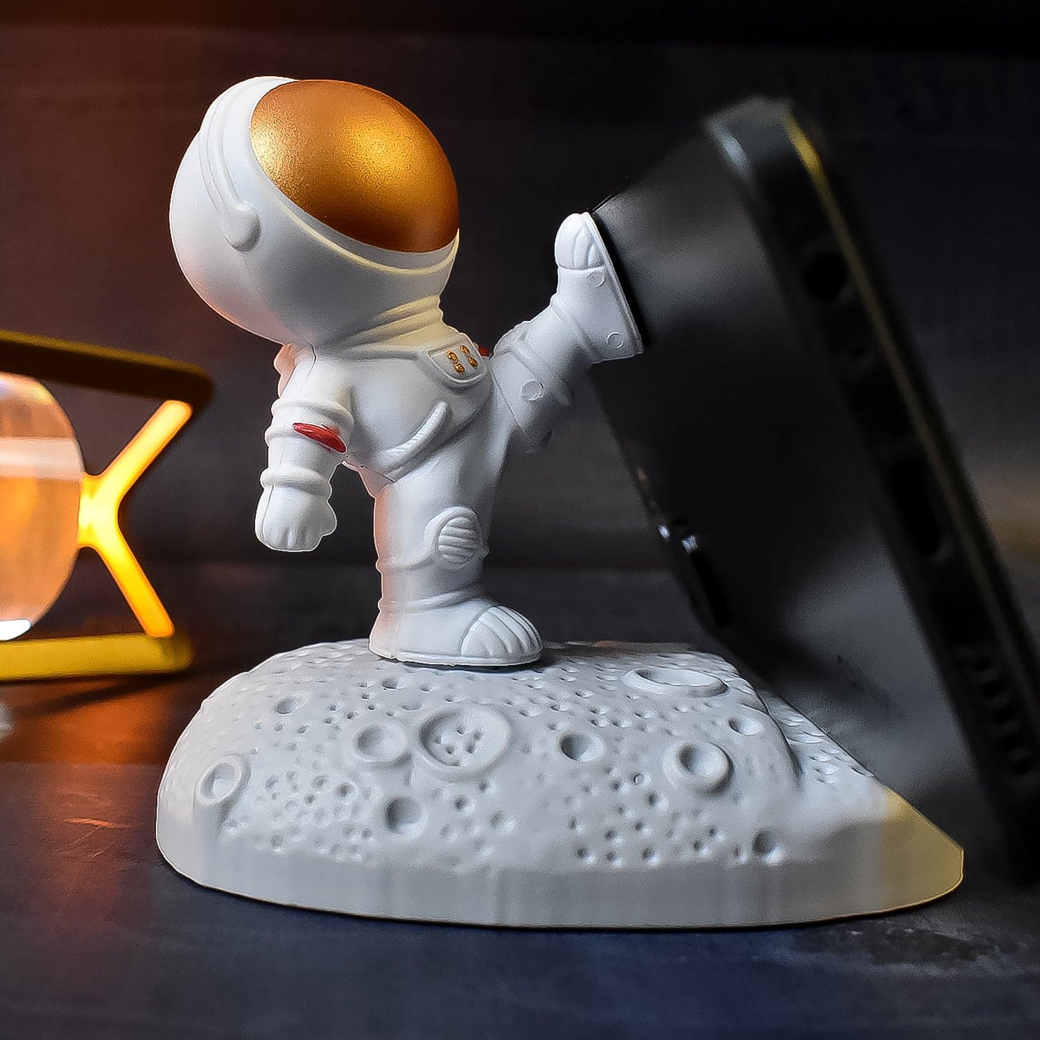 Mobile Holder Astronaut Phone Stand Planet Creative Fun 3D Design (1 Pc / Mix Design) thumbnail 4