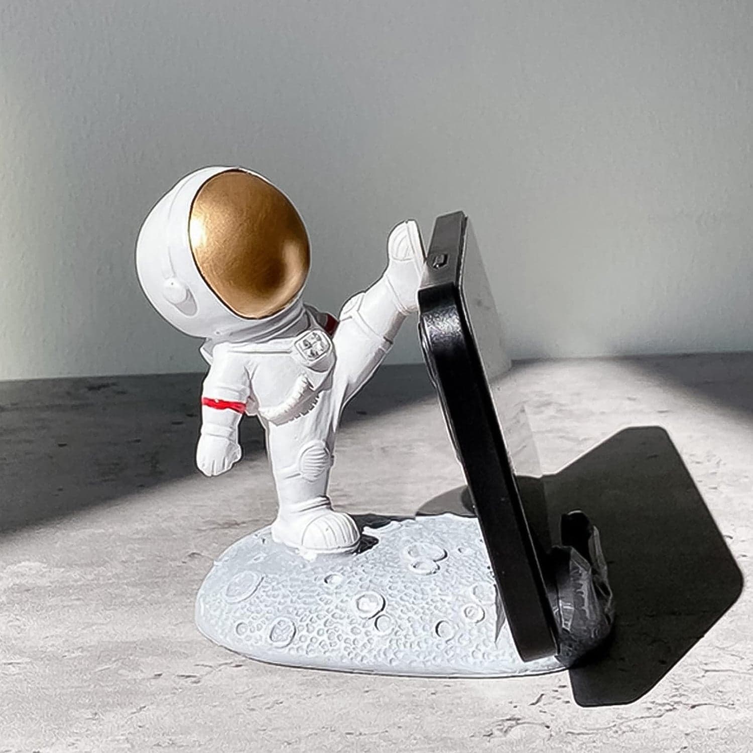 Mobile Holder Astronaut Phone Stand Planet Creative Fun 3D Design (1 Pc / Mix Design) thumbnail 5