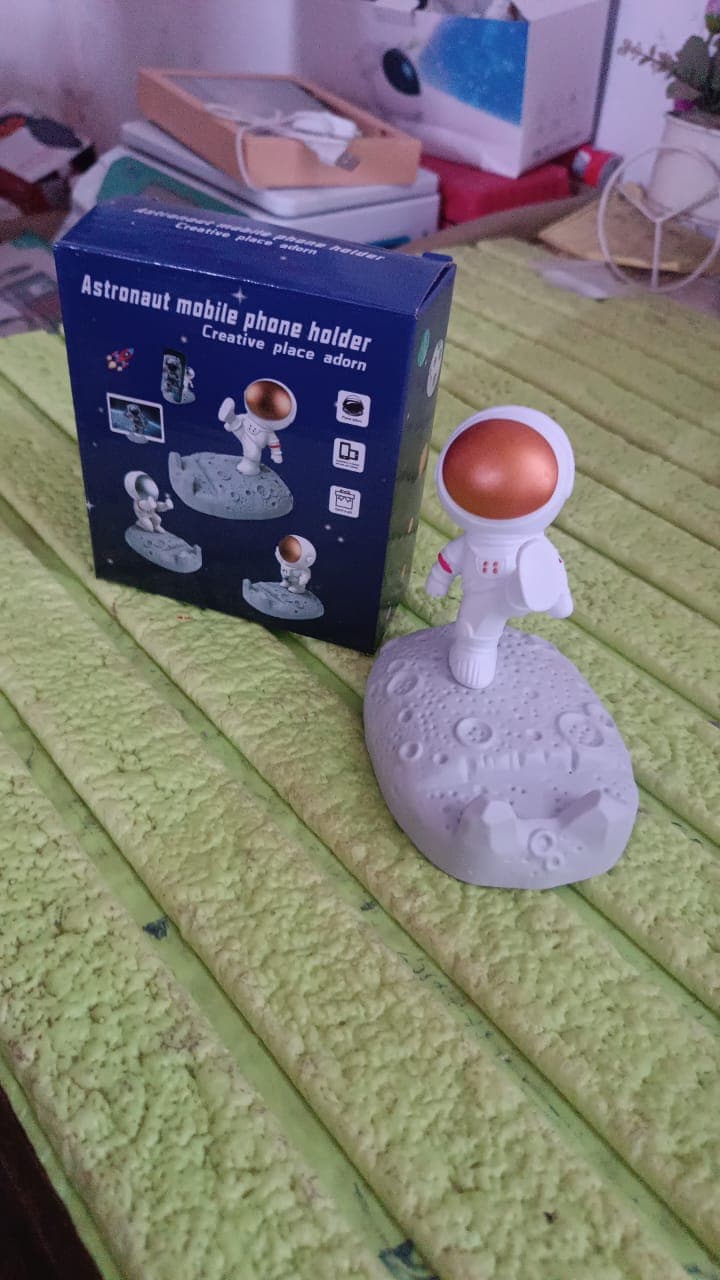 Mobile Holder Astronaut Phone Stand Planet Creative Fun 3D Design (1 Pc / Mix Design) thumbnail 9