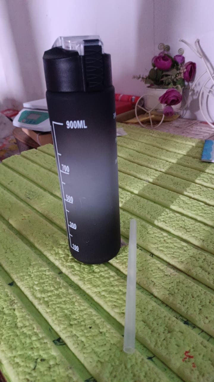 Plastic Black Motivational Water Bottle with Straw (900 ML) thumbnail 8