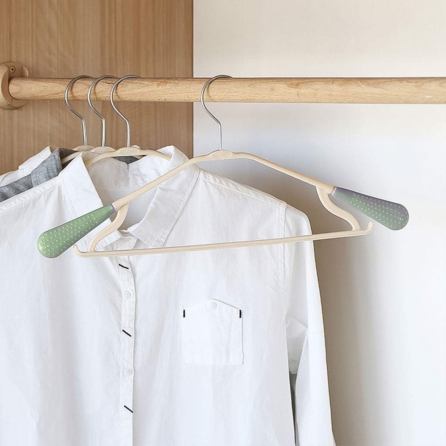 PP Cloth Hanger Set of 1 with Zinc Plated Steel Hook (1 Pc) thumbnail 8