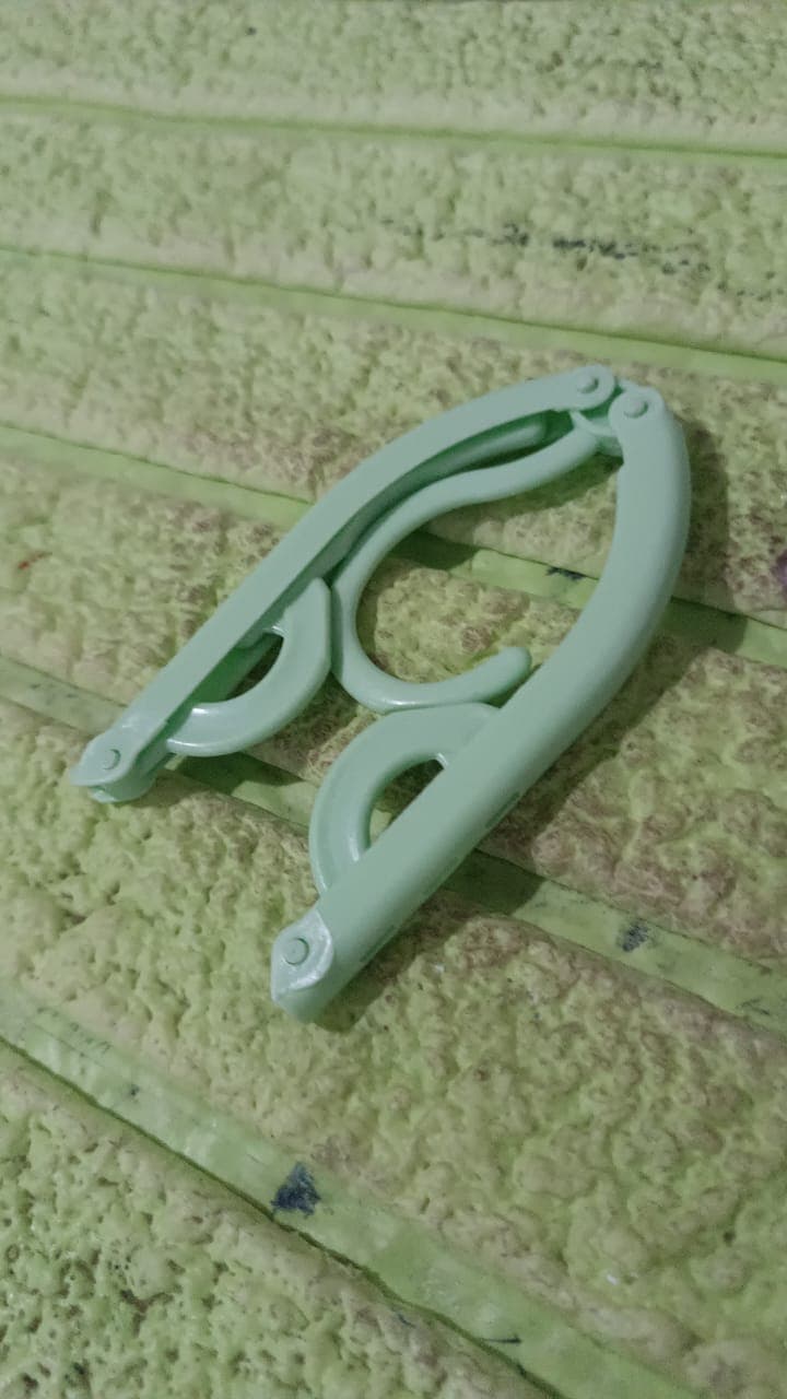 Travel Hangers, Portable Folding Clothes Hangers (1 Pc / Small) thumbnail 10