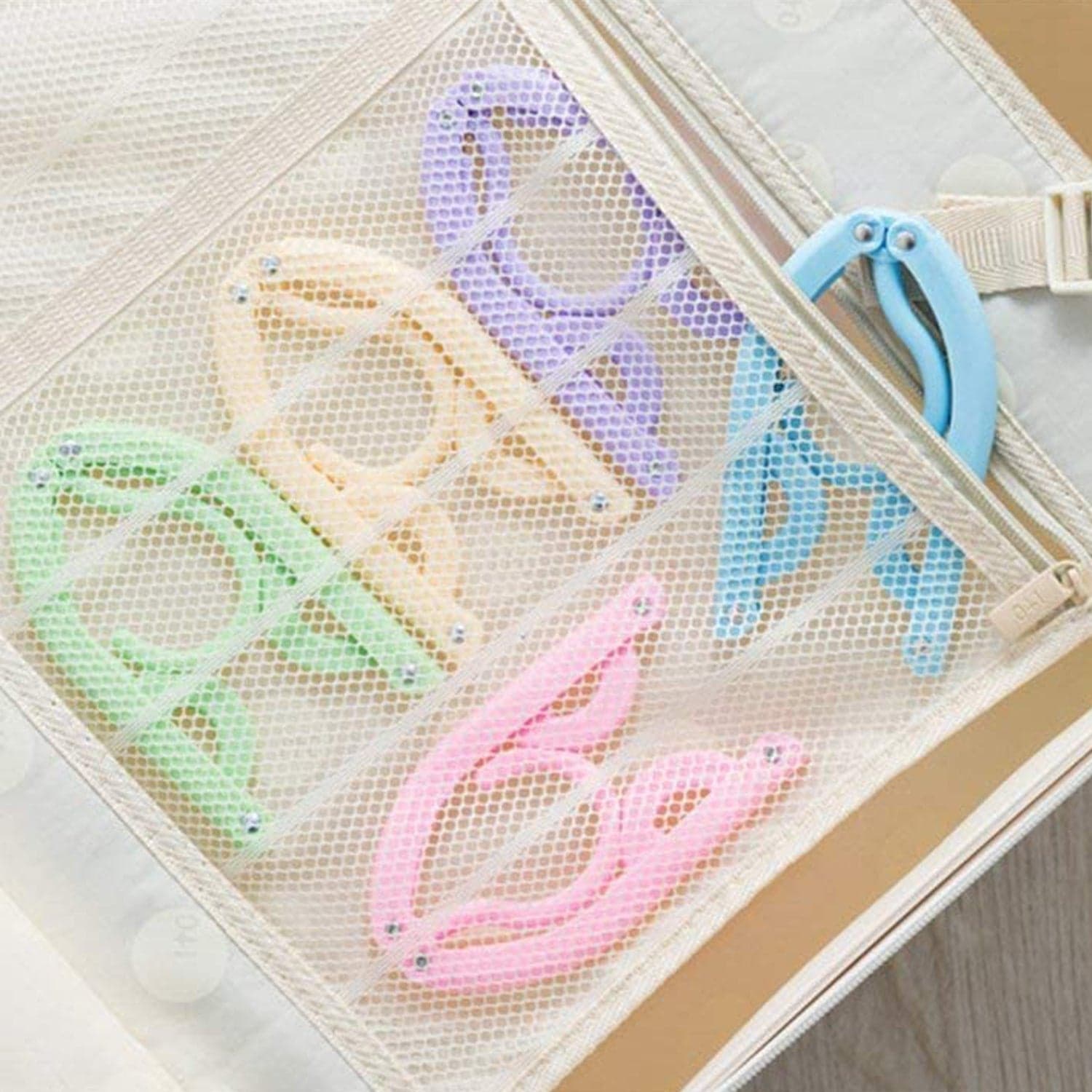 Travel Hangers, Portable Folding Clothes Hangers (1 Pc / Small) thumbnail 4