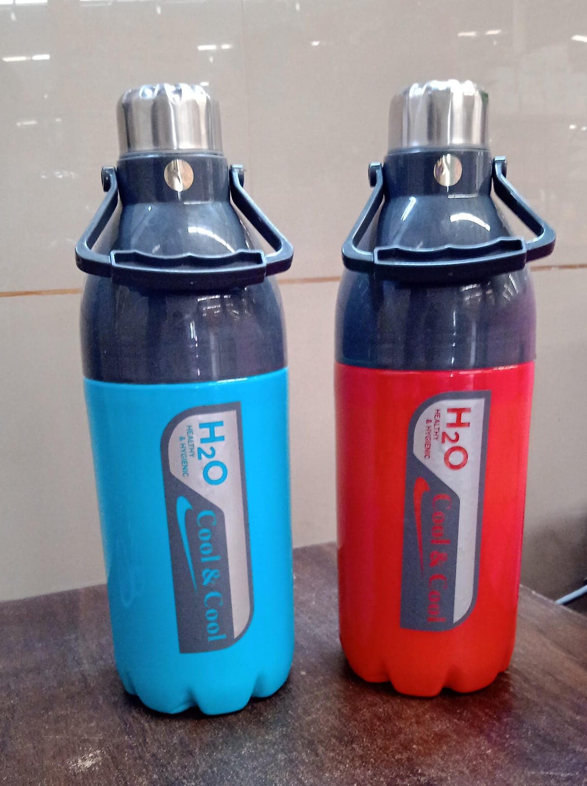 Plastic Sports Bottle Insulated, Leakproof, BPA-Free (1400ml / Mix Colour) thumbnail 7