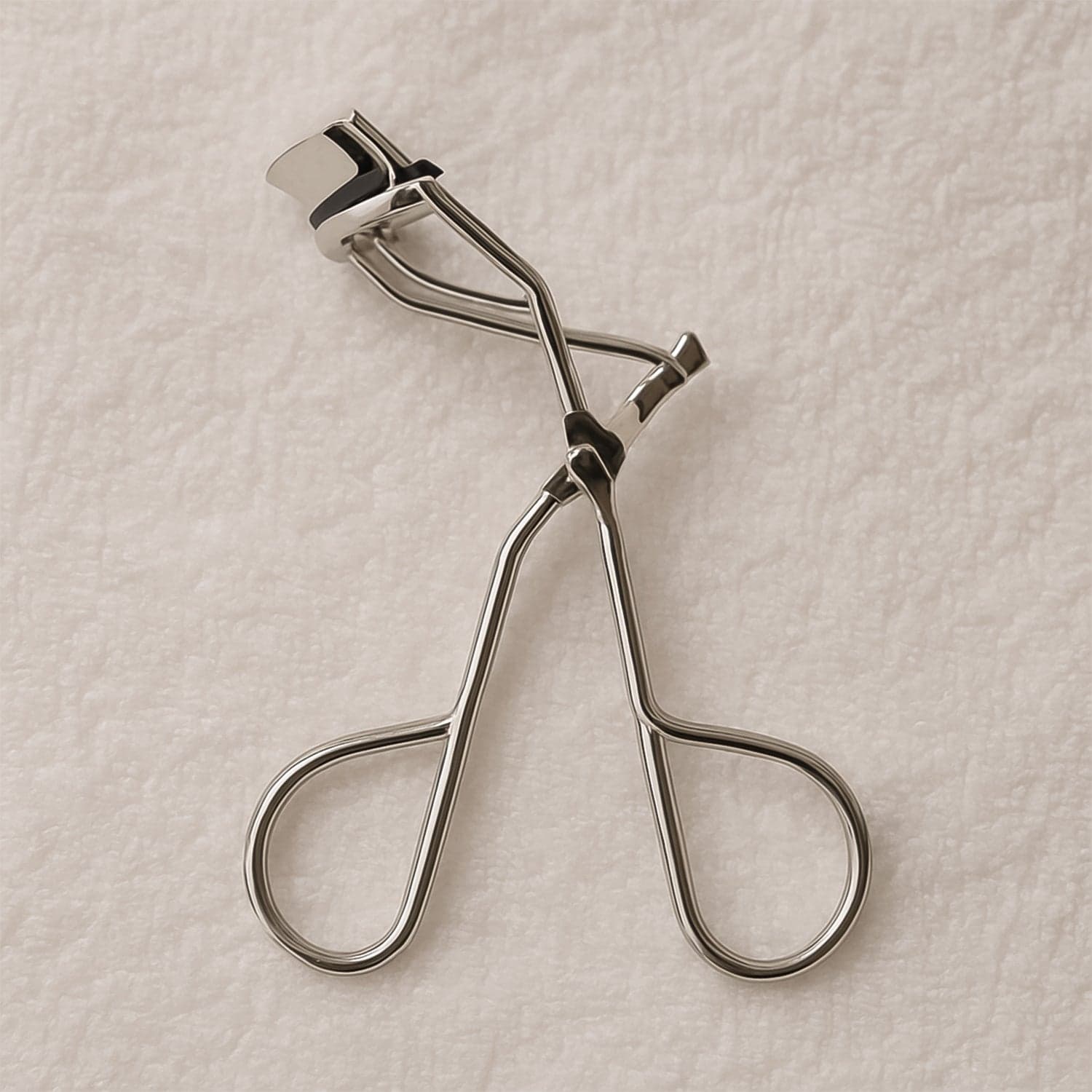 Classic Stainless Steel Eyelash Curler1 Pc thumbnail 3