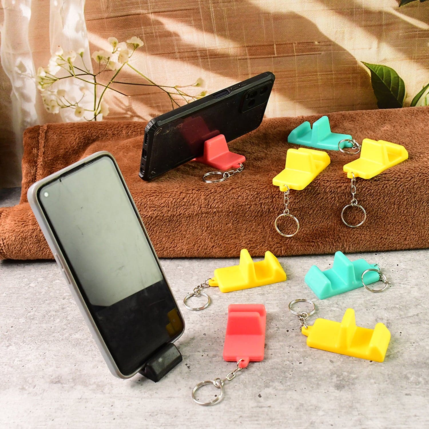 Plastic 2 In 1 Mobile Stand Keychain 9 Pc thumbnail 6