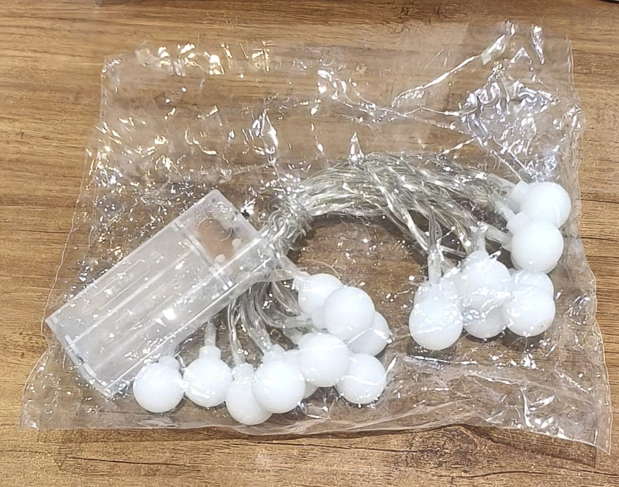 Battery Operated Warm White Globe Ball String Light thumbnail 6