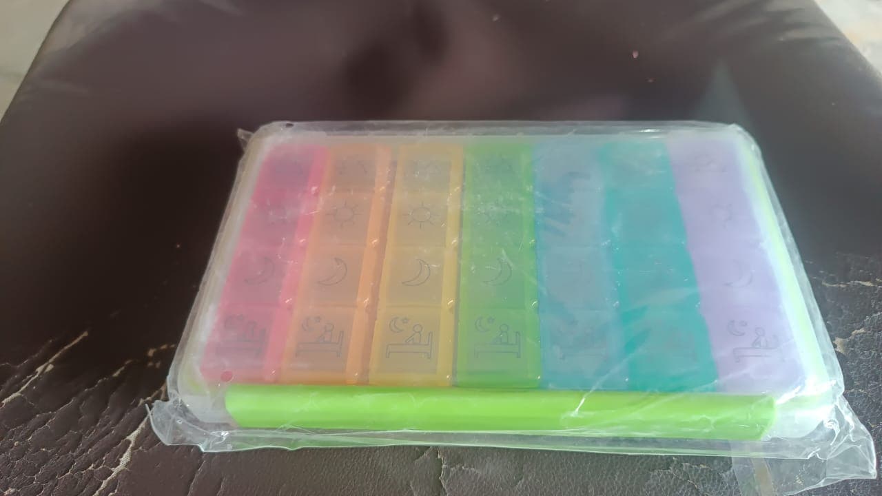28 Grids Weekly Pill Organizer Box thumbnail 6