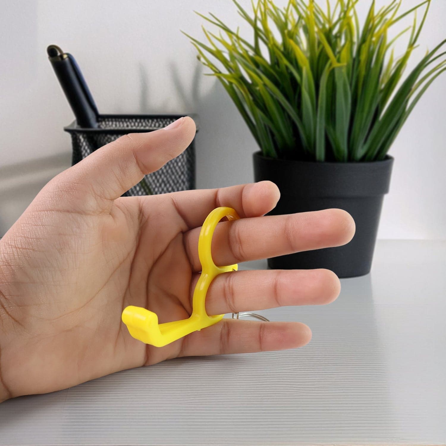 14317 Dual Finger Mobile Stand Keyring 1Pc thumbnail 3