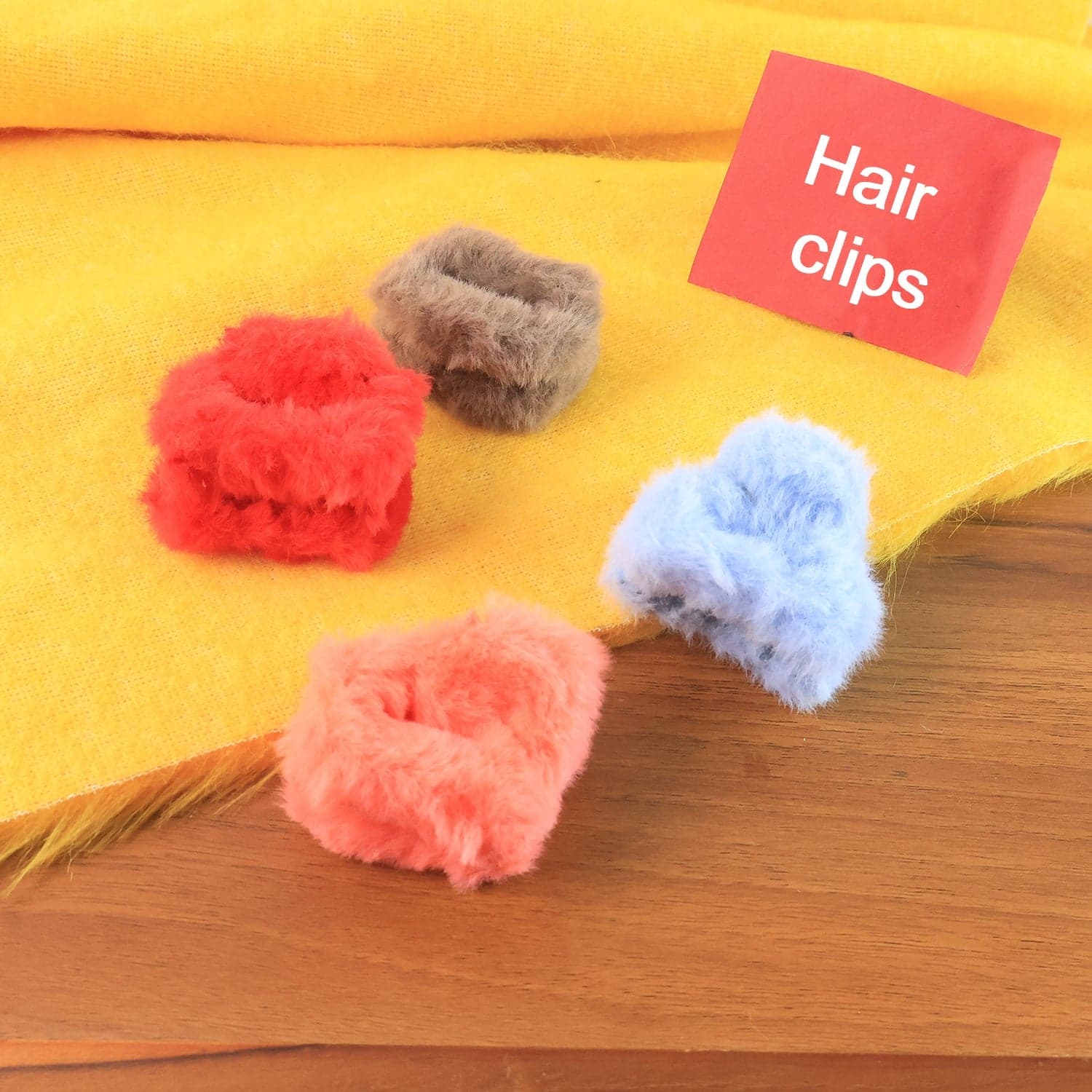 Small Ffluffy Hair Clip thumbnail 2