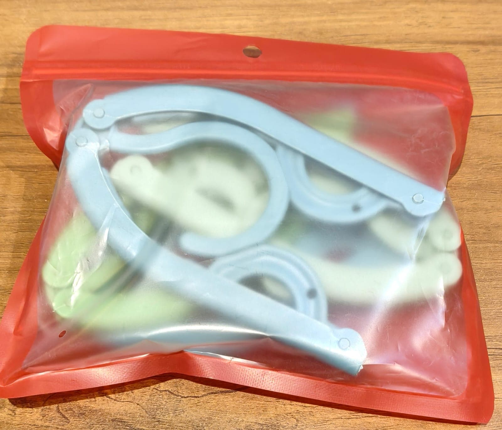 Folding Travel Hanger 4Pc thumbnail 6