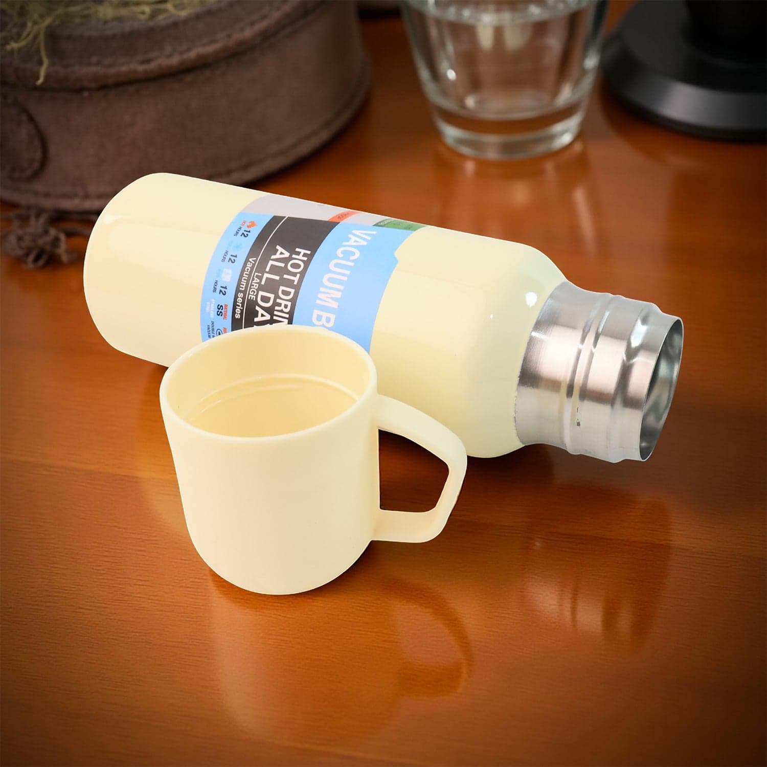 White Vacuum Flask Set 500Ml thumbnail 5