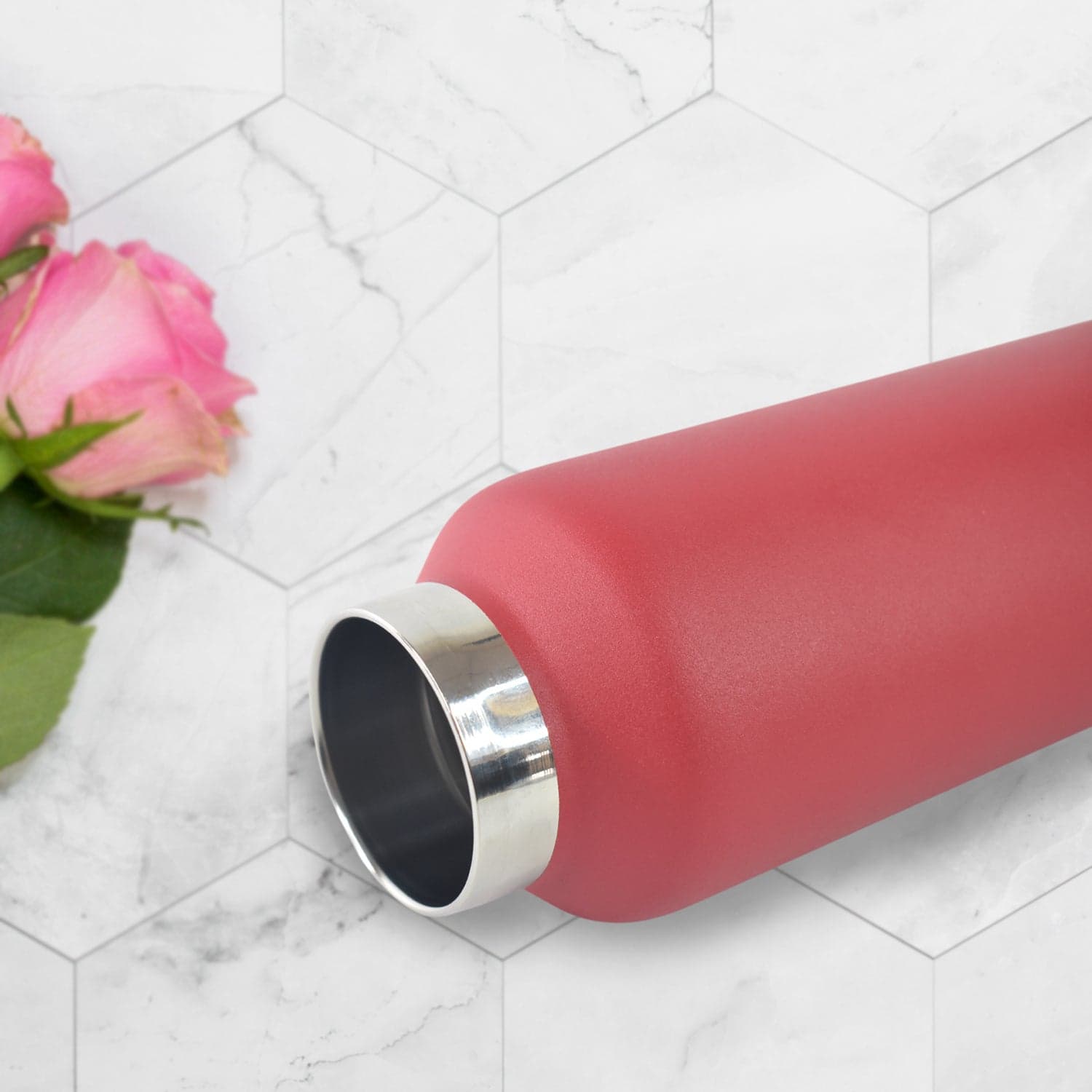 Vacuum Insulated Stainless Steel Water Bottle (630 ML) thumbnail 4
