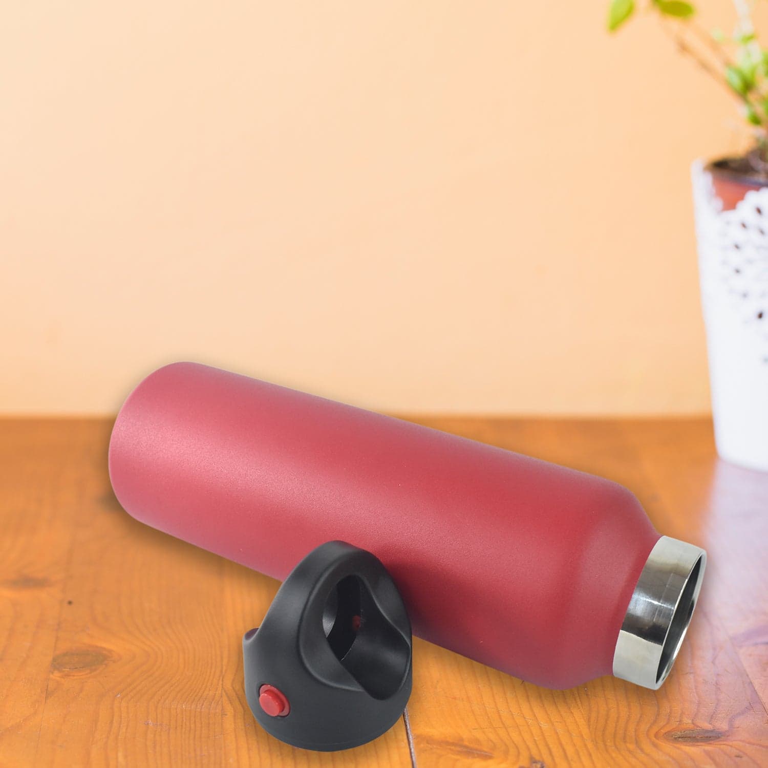 Vacuum Insulated Stainless Steel Water Bottle (630 ML) thumbnail 7
