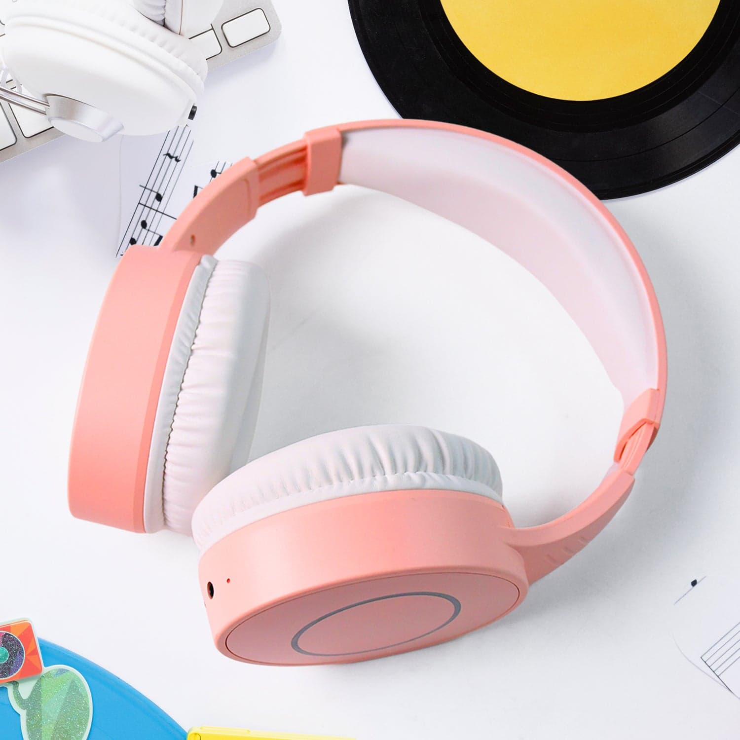 Wireless Over Ear Bluetooth Headphones Zw 053 thumbnail 6