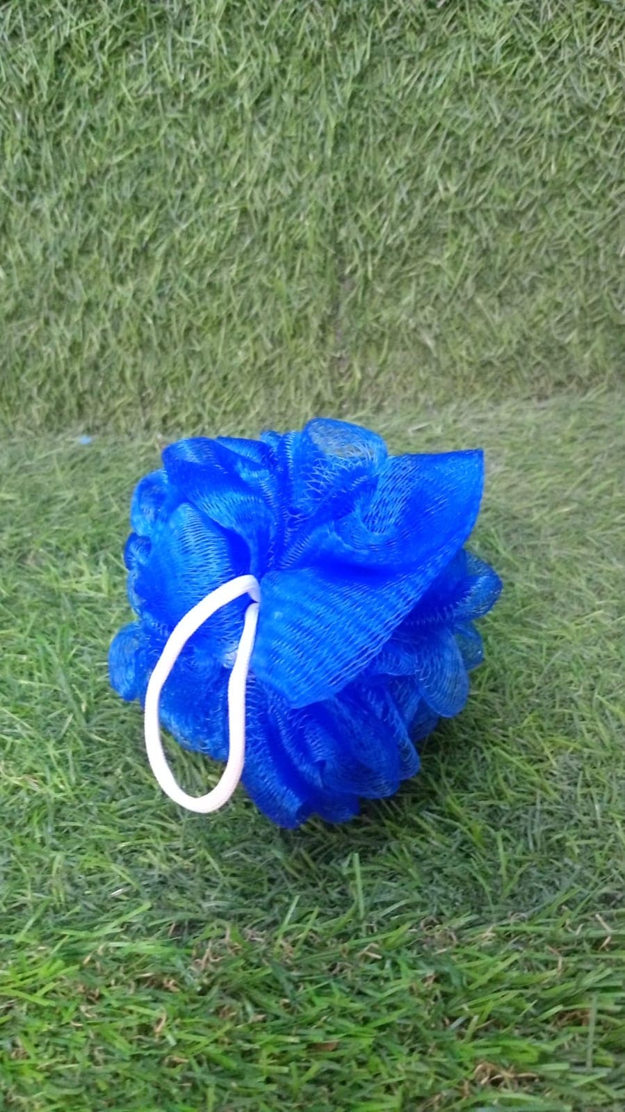 Bath Sponge Round Loofah and Back Scrubber for Men and Women thumbnail 11