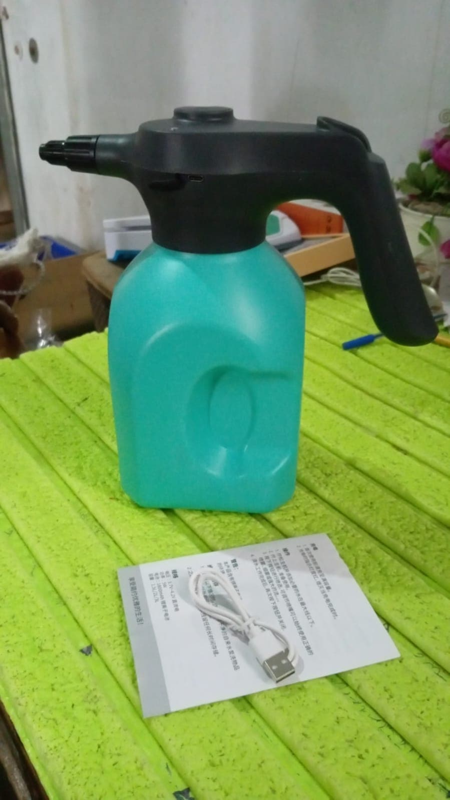 Electric Spray Bottle Garden Sprayer Automatic Watering Can (1Pc / 2Ltr.) thumbnail 8