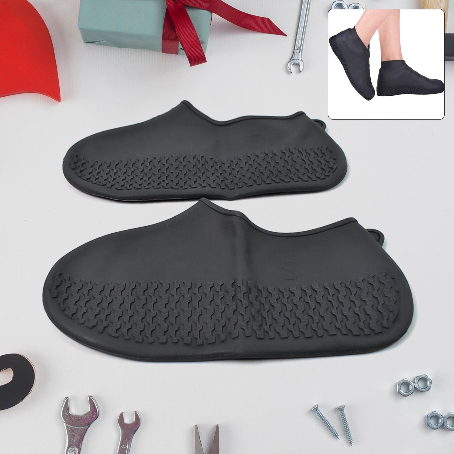 Non-Slip Silicone Reusable Waterproof Rain Shoes Covers (1 Pair / Small / Mix Color) thumbnail 1