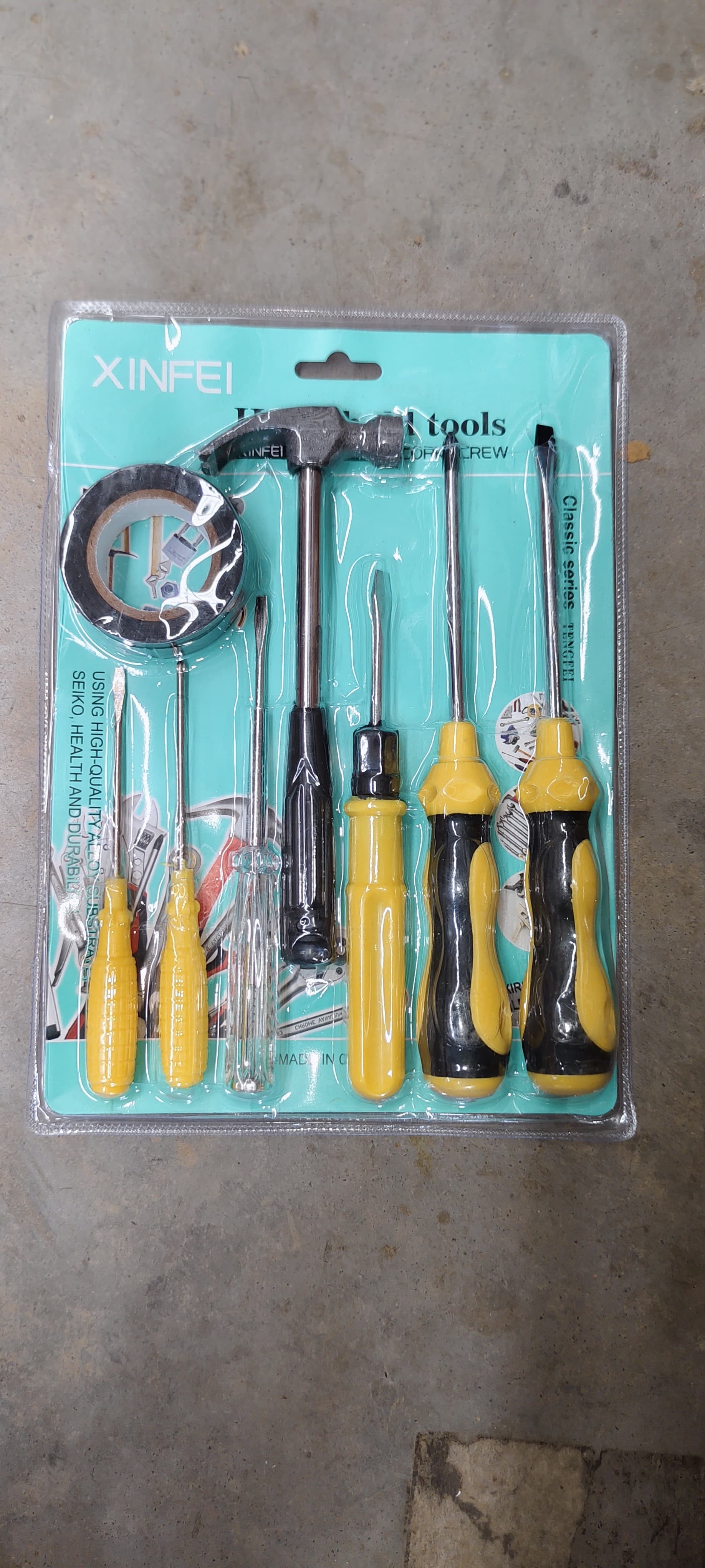8 In 1 Hand Tool Kit thumbnail 8