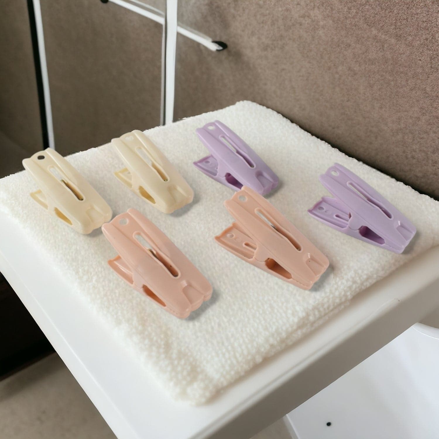 Cloth Drying Rope with Clips of Convenient and Durable Hanging Solution (7 Pc Set) thumbnail 3