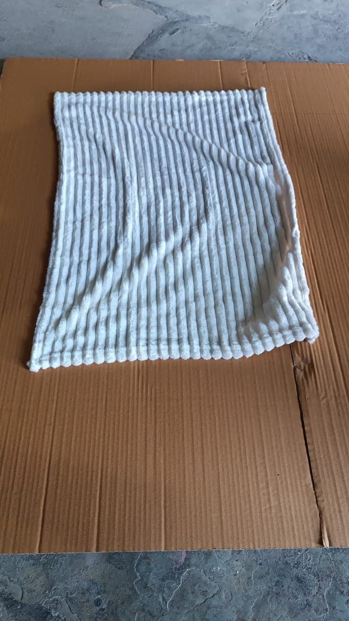 Pet Soft Cat Dog Blanket / Towel Soft Warm Sleep thumbnail 7