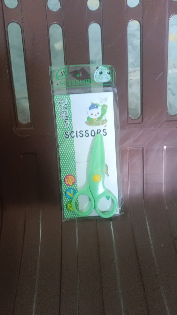 Plastic Safety Scissor, Pre-school Training Scissors (1 Pc) thumbnail 7