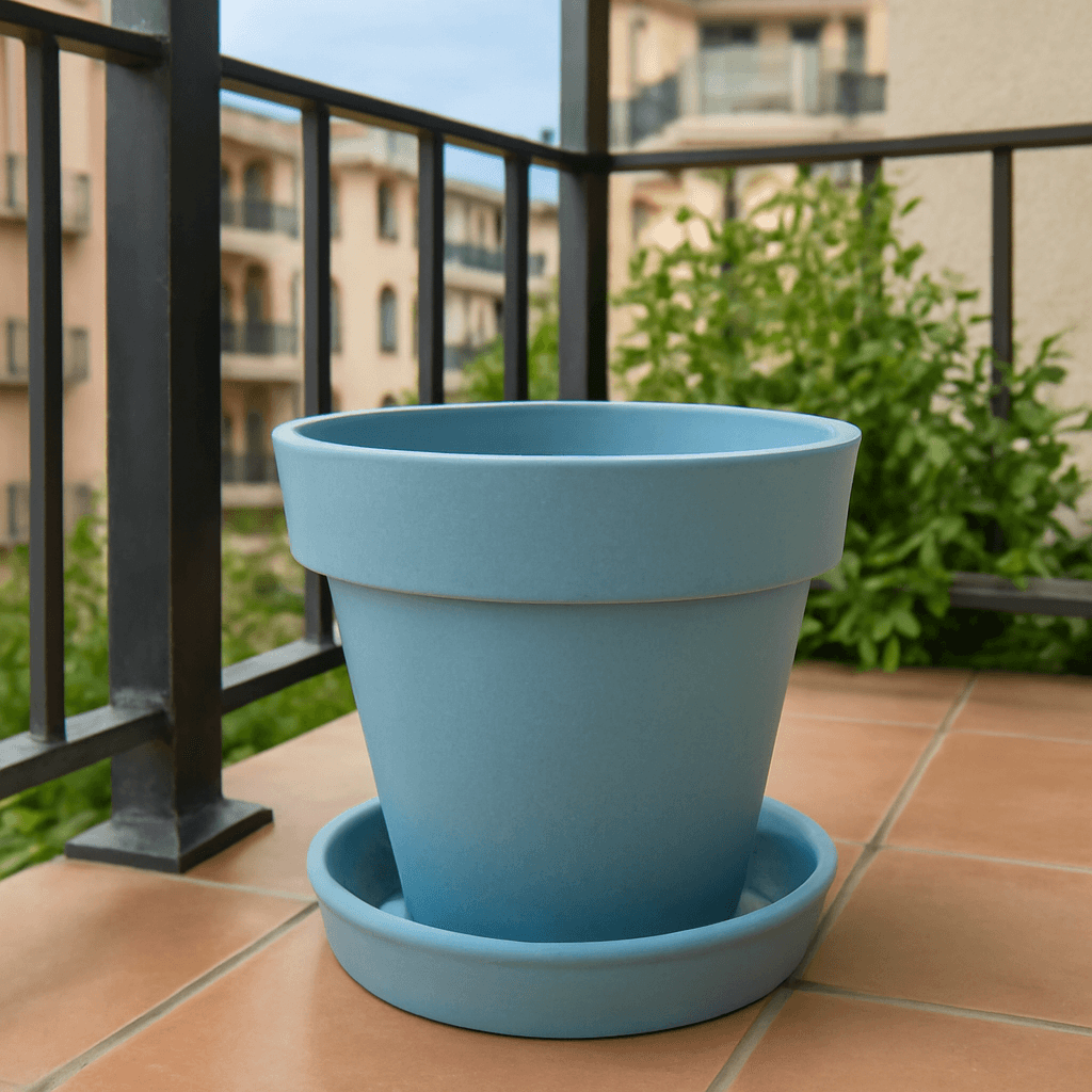 Heavy Plastic Flower pots With Tray (1 Pc) thumbnail 1