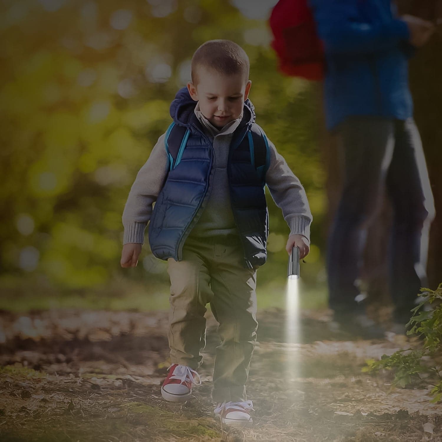 Portable Mini Torch - Super-Bright LED Flashlight with 3AAA Batteries Included thumbnail 6