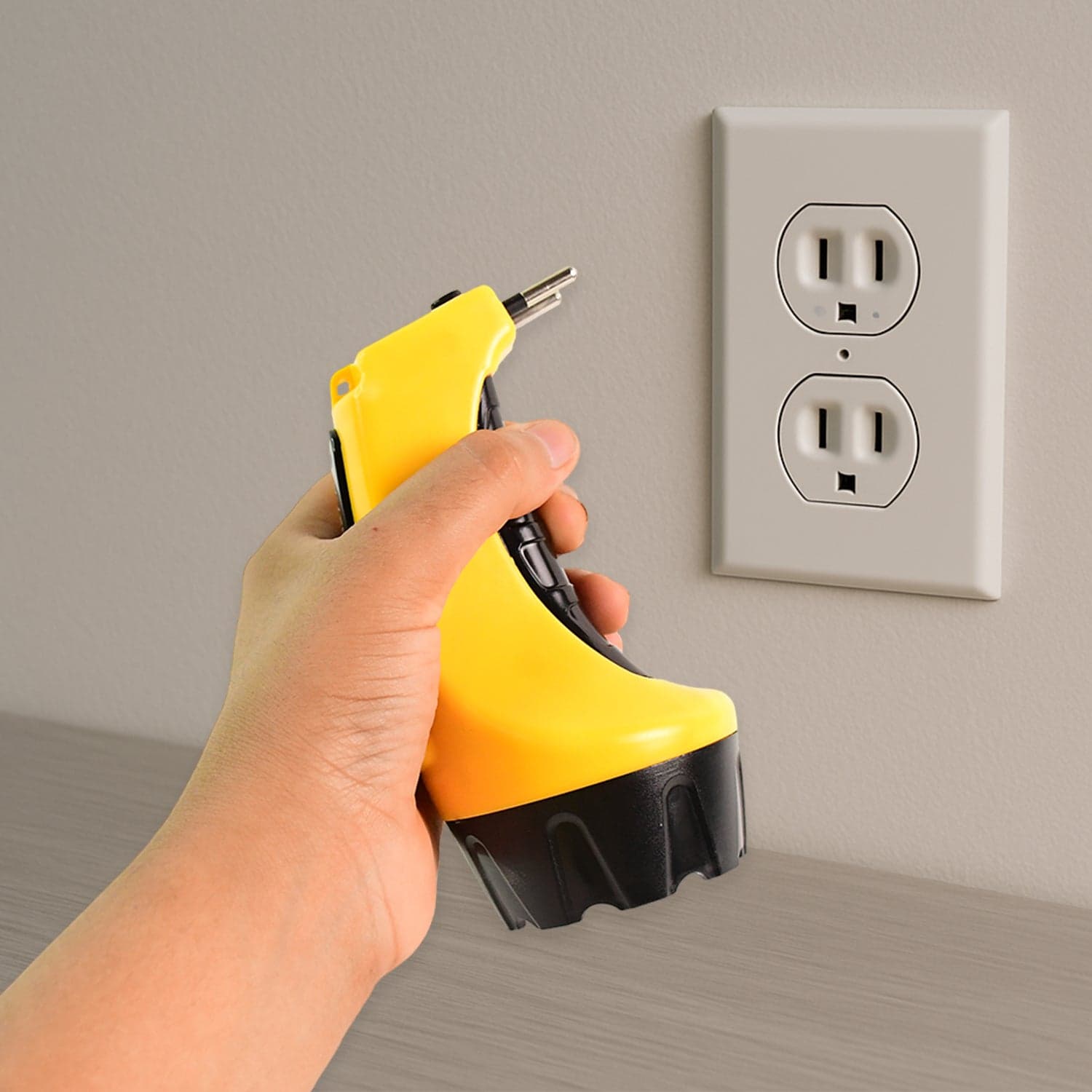 Rechargeable Led Torch Flashlight thumbnail 3