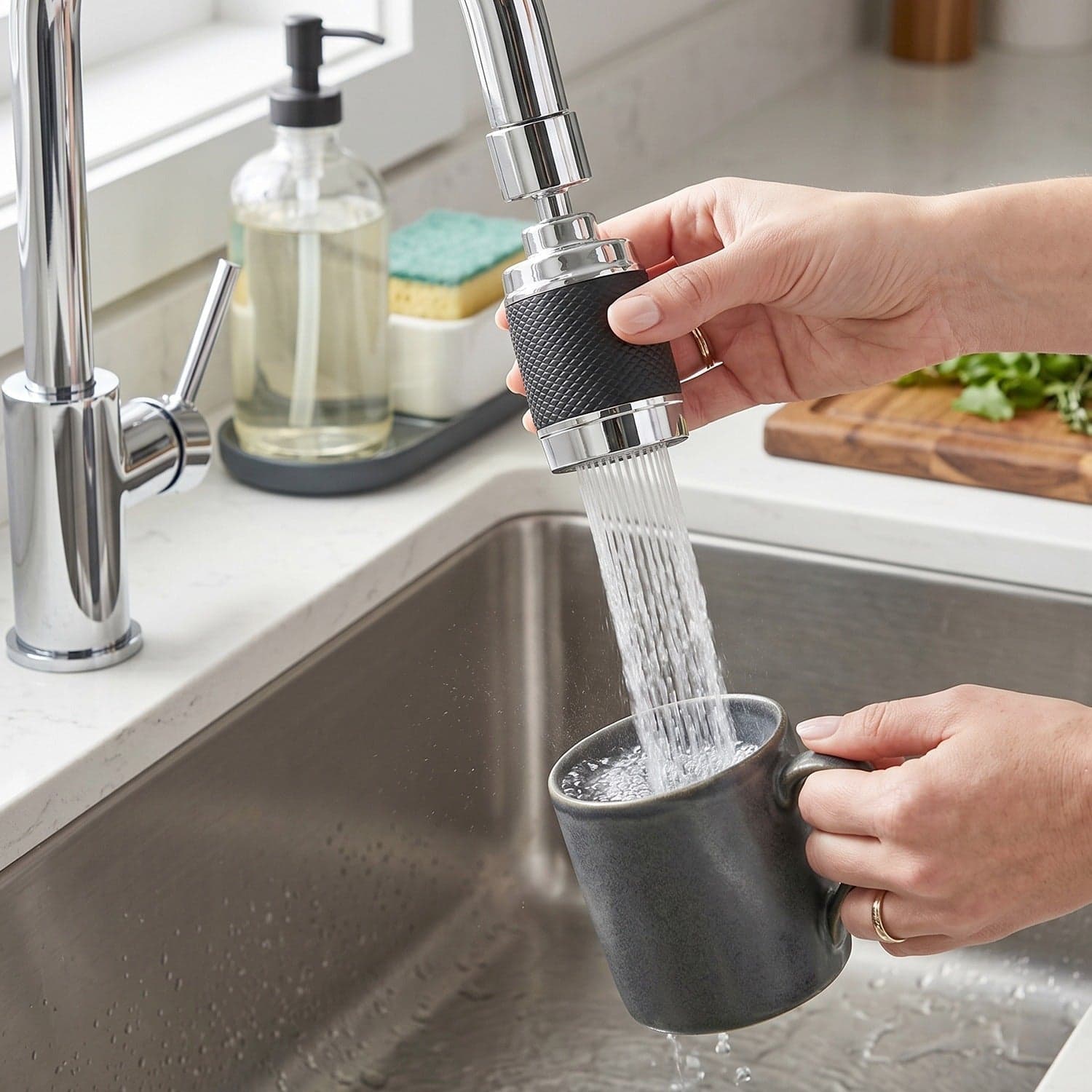 Kitchen Faucet Sprayer the 360¡ Rotatable & Water-Saving Nozzle thumbnail 4