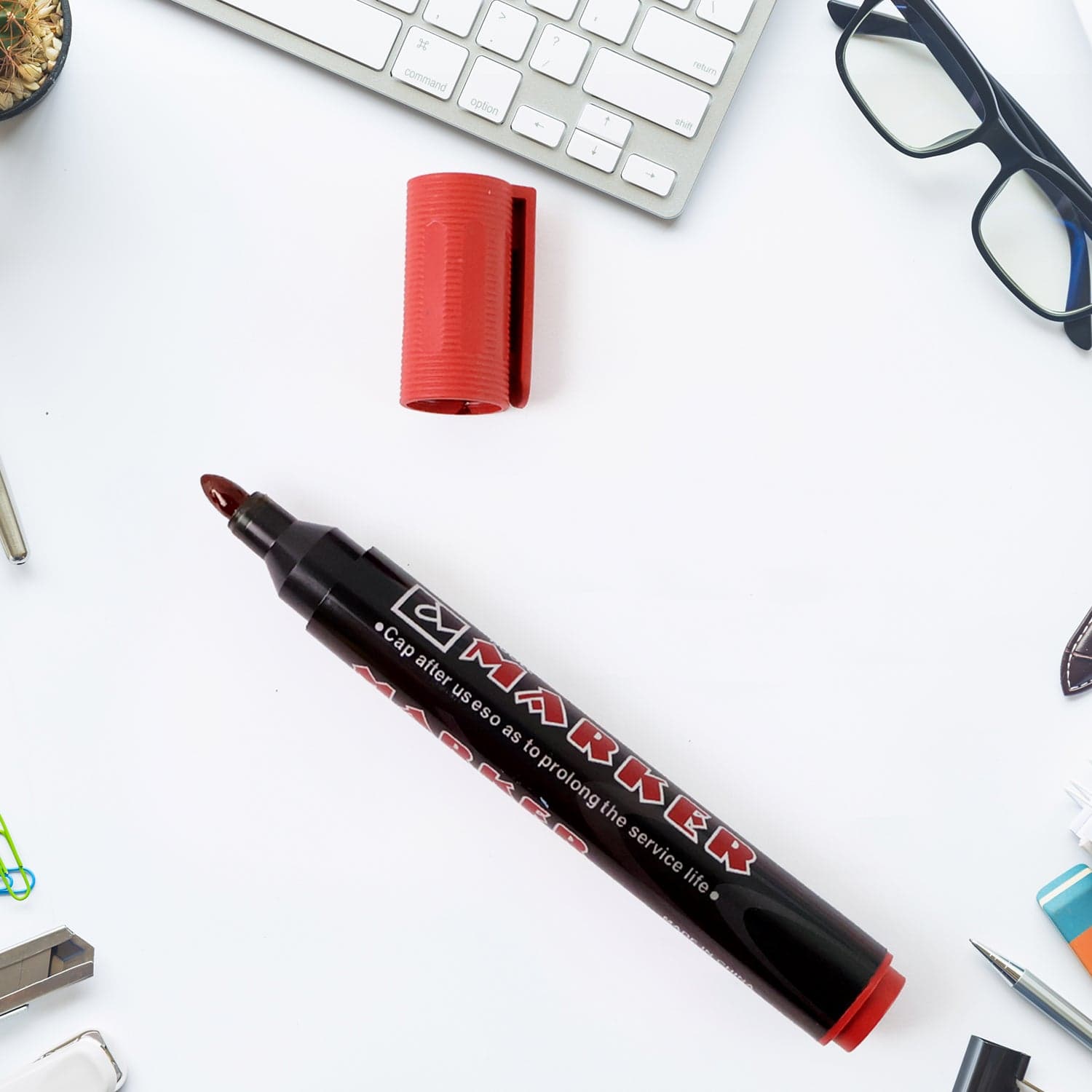 Premium Permanent Red Marker Pen Set 12 Pcs Set thumbnail 3