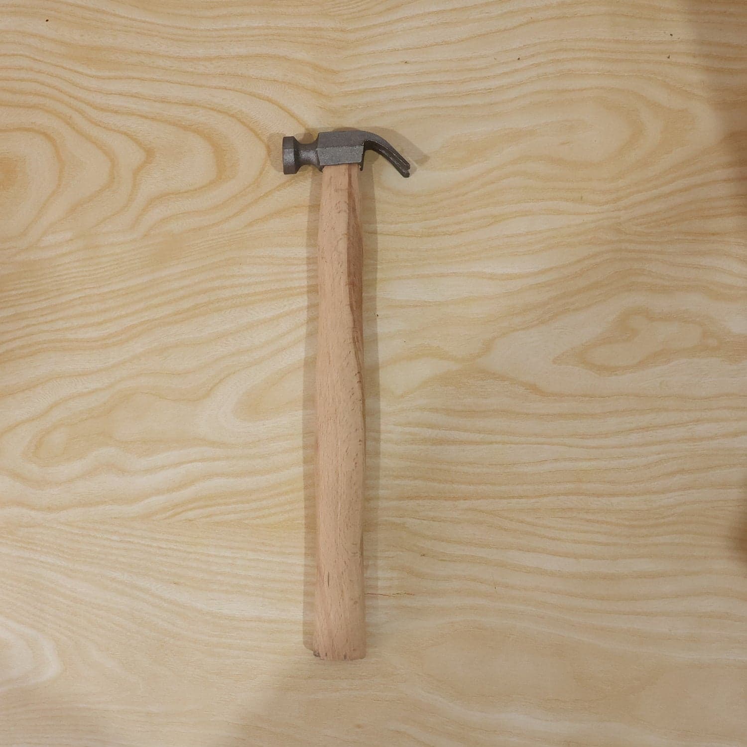 Wooden Handle Claw Hammer the Durable Steel Head for Carpentry thumbnail 9