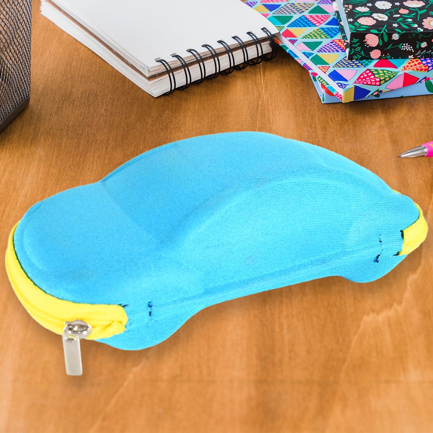 Cartoon Car Shape Sunglasses Box (1 Pc) thumbnail 5