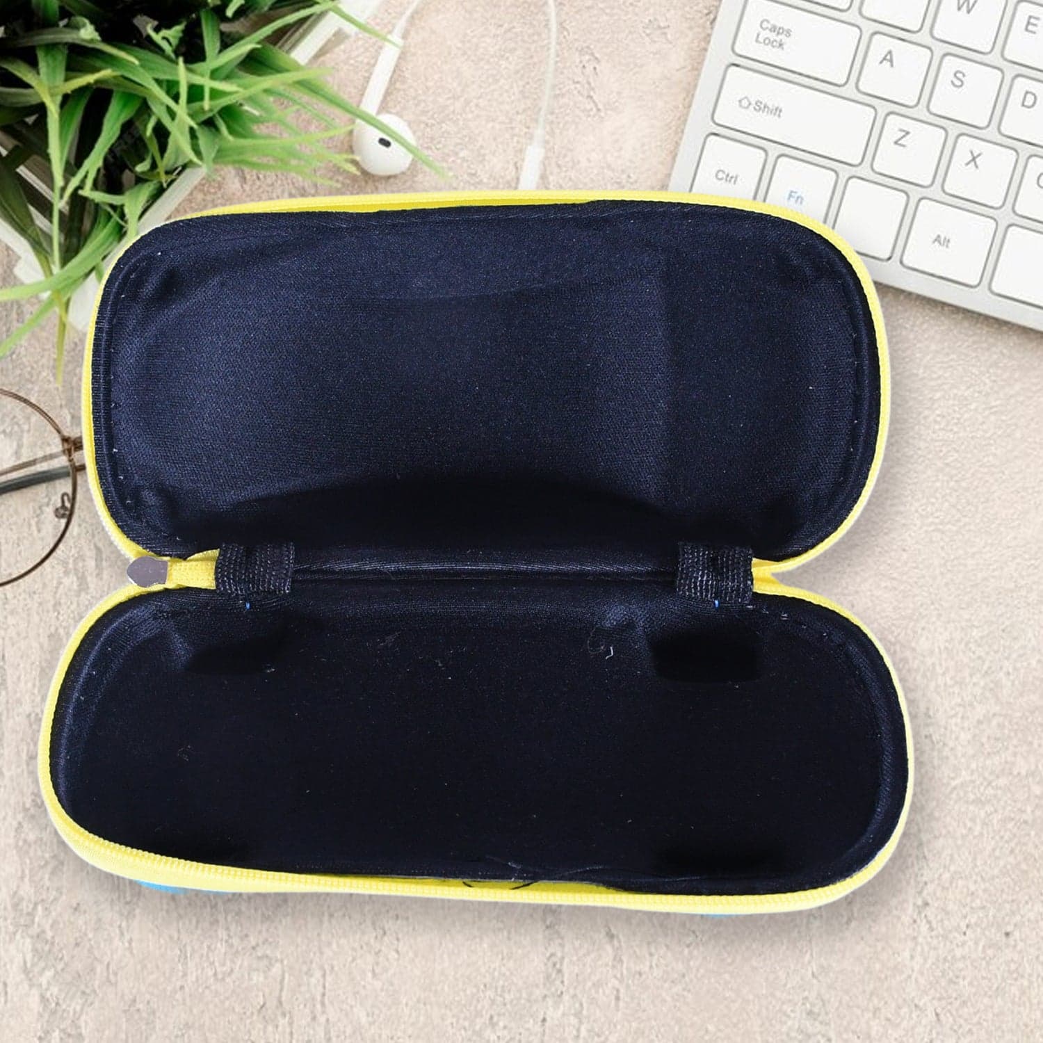 Cartoon Car Shape Sunglasses Box (1 Pc) thumbnail 6