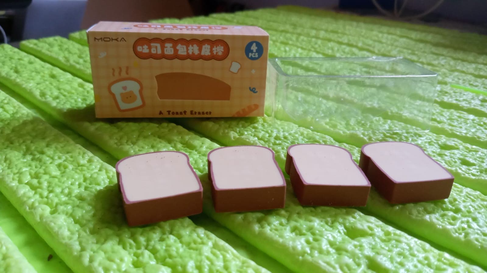 3D Toast Bread Shape Eraser For Kids thumbnail 9