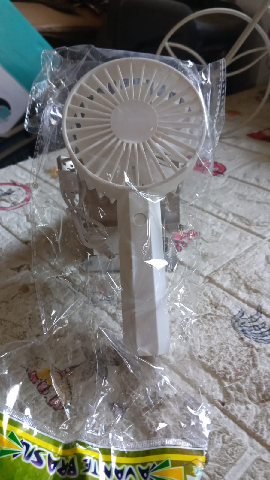 Mini Portable Rechargeable Fan of Lightweight & Easy to Carry (1 Pc | Battery Not Included) thumbnail 6