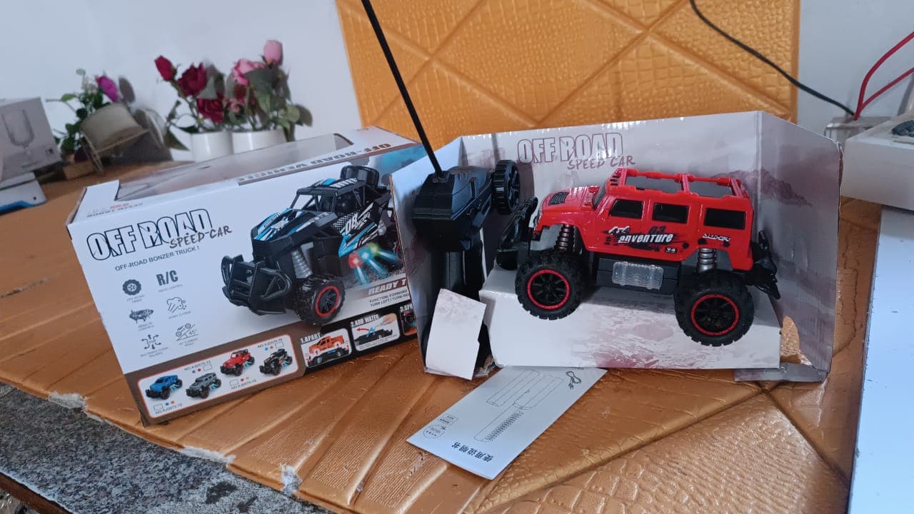 Mist Spray Race Car Toy Off Road Speed Car With Smoke (Water Sprayer Mist With Light) High Strength Climbing Power & Smoke Effect (Color May Vary) thumbnail 7