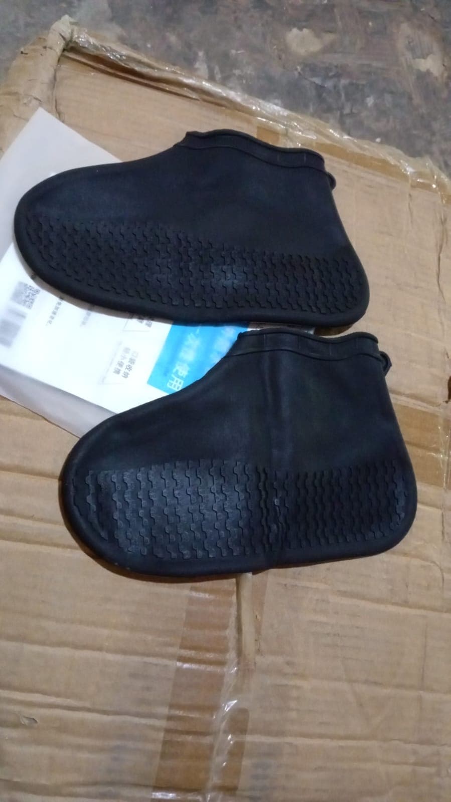 Non-Slip Silicone Rain Reusable Anti skid Waterproof Fordable Boot Shoe Cover (Small Size / 1 Pair / Mix Color) thumbnail 7