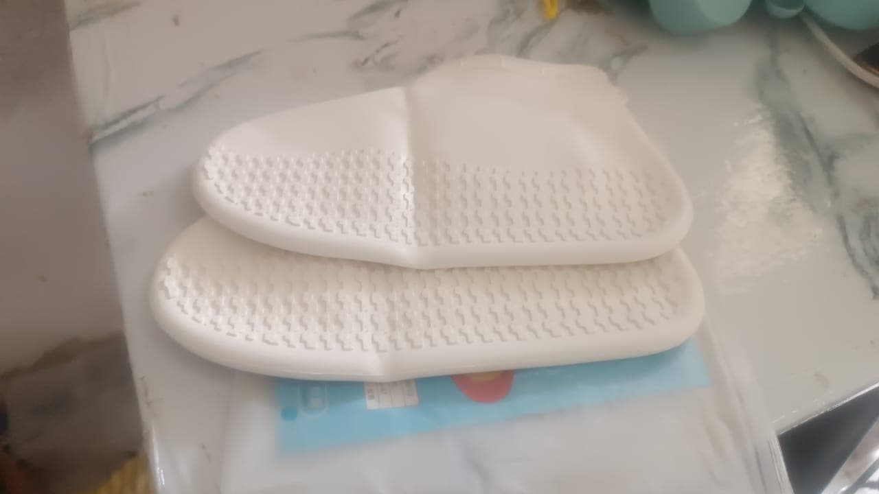 Non-Slip Silicone Rain Reusable Anti skid Waterproof Fordable Boot Shoe Cover (Small Size / 1 Pair / Mix Color) thumbnail 8