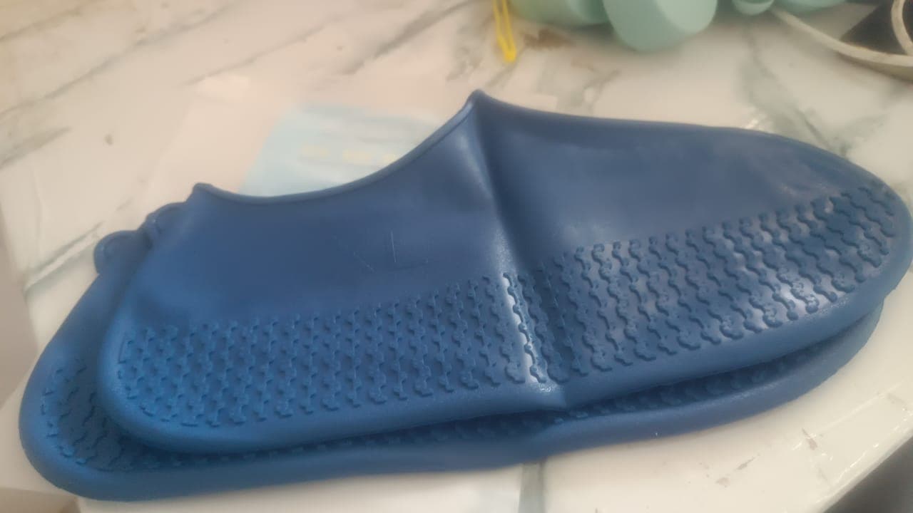 Non-Slip Silicone Rain Reusable Anti skid Waterproof Fordable Boot Shoe Cover (Extra Large Size (XL)/ 1 Pair / Mix Color) thumbnail 8