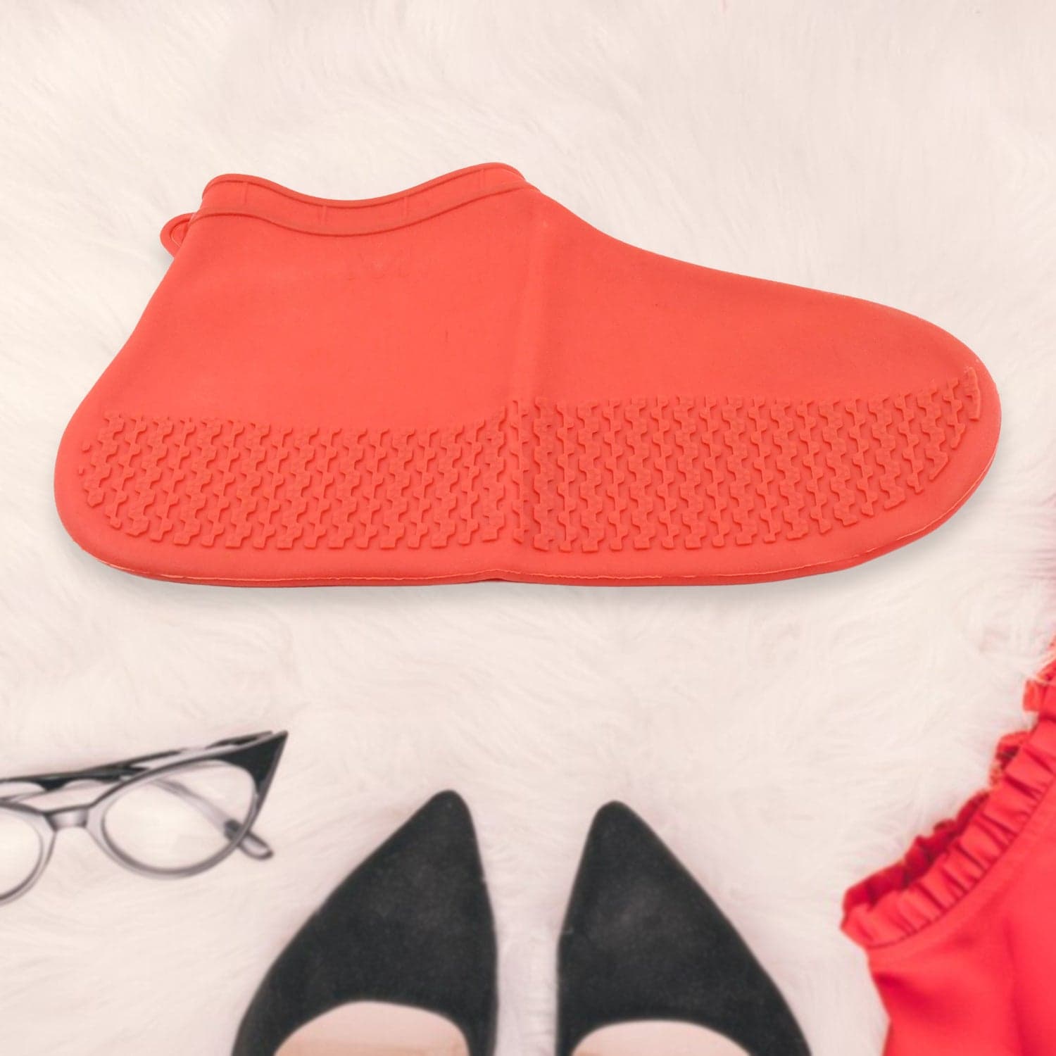 Non-Slip Silicone Rain Reusable Anti skid Waterproof Fordable Boot Shoe Cover (Medium Size / 1 Pair / Red) thumbnail 3