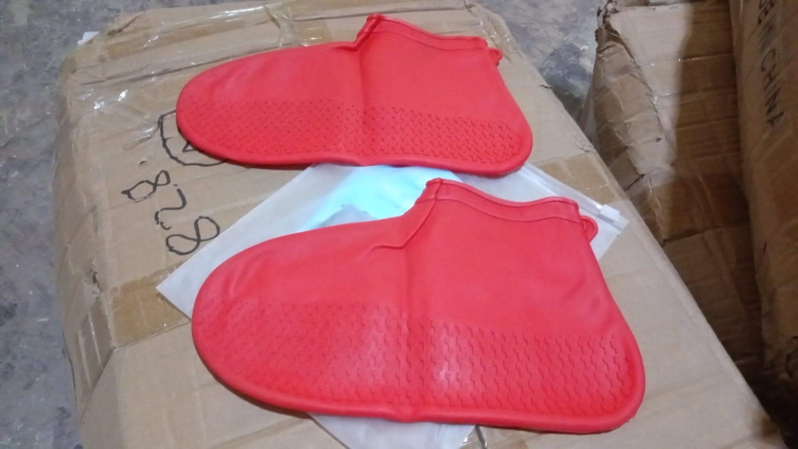 Non-Slip Silicone Rain Reusable Anti skid Waterproof Fordable Boot Shoe Cover (Medium Size / 1 Pair / Red) thumbnail 7