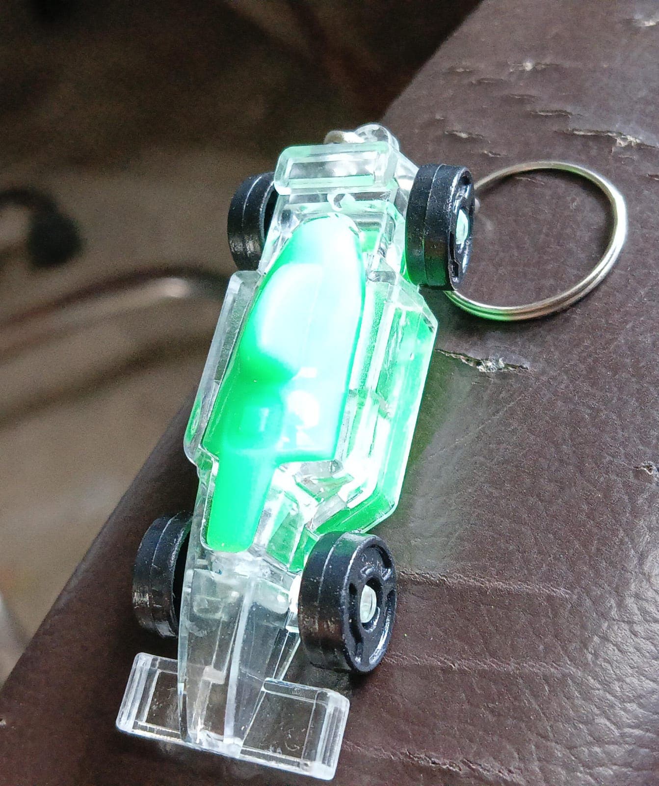 Cars Shape Keychain with On / Off Button LED Flashing Light (1 Pc) thumbnail 7