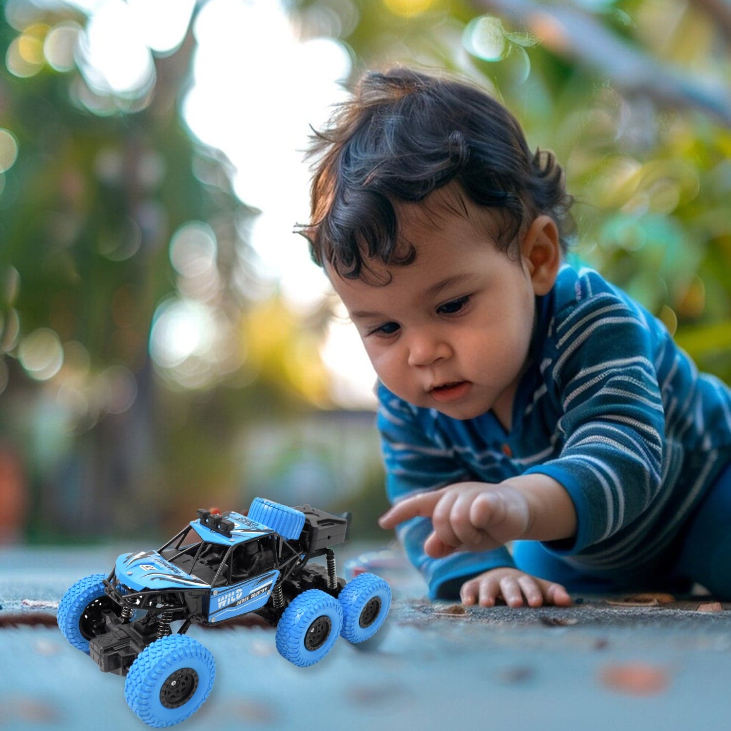 Rock Climber Car, 8 Wheels Climbing Car (1 Pc / Remote Battery Not Included) thumbnail 3