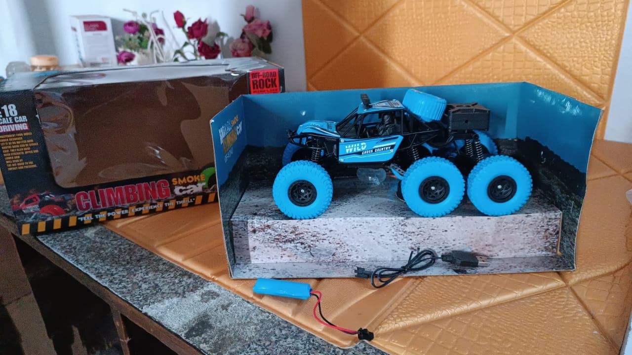 Rock Climber Car, 8 Wheels Climbing Car (1 Pc / Remote Battery Not Included) thumbnail 7