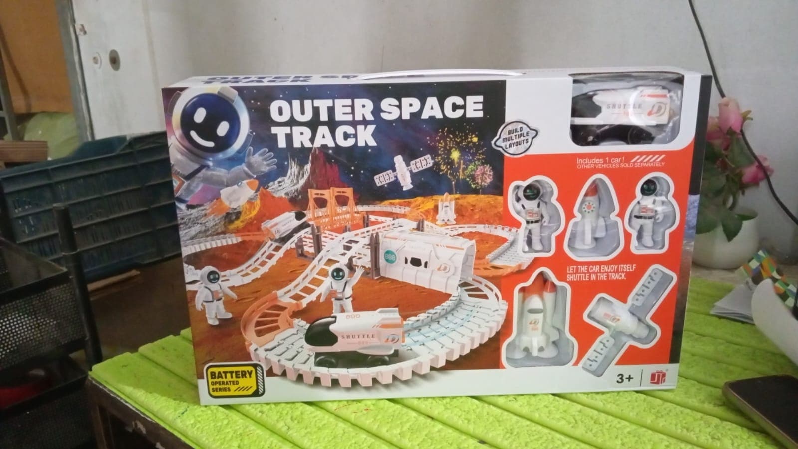 Outer Space Race Track Set for Kids Toys (1 Set) thumbnail 7